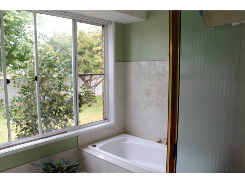 14 Castlereagh Avenue, Binnaway NSW 2395