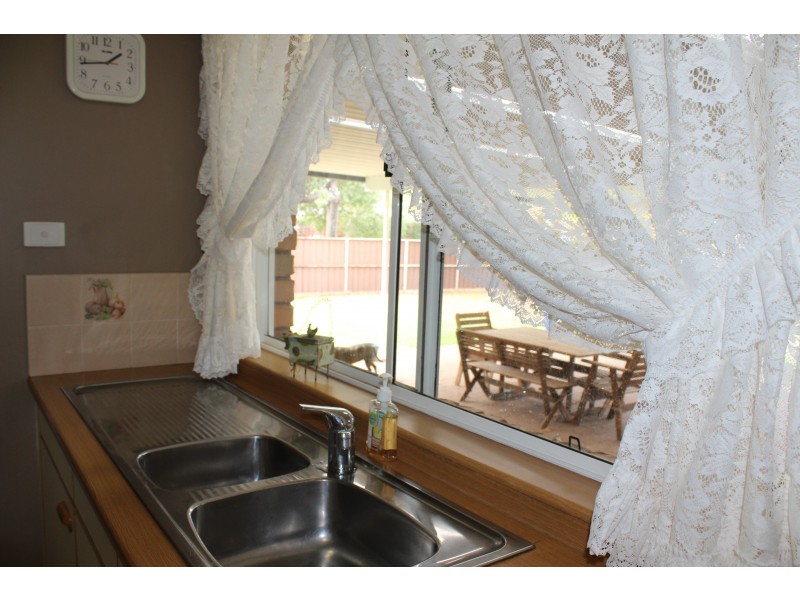 14 Castlereagh Avenue, Binnaway NSW 2395