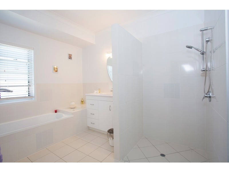 50 Pacific Drive, Blacks Beach QLD 4740