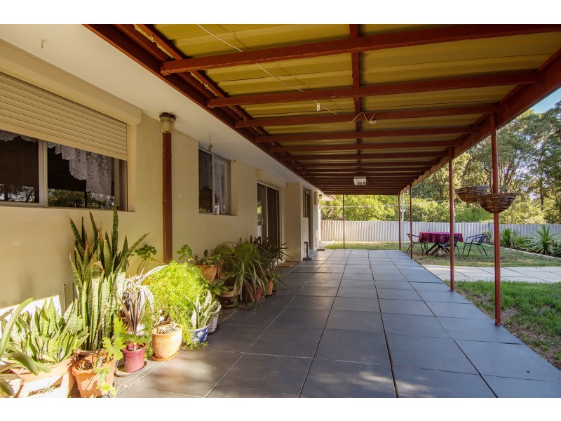 30 Mundaring Weir Rd, Mundaring WA 6073