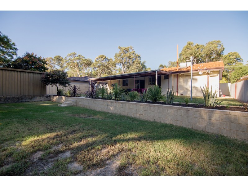 30 Mundaring Weir Rd, Mundaring WA 6073