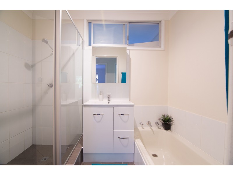 30 Mundaring Weir Rd, Mundaring WA 6073