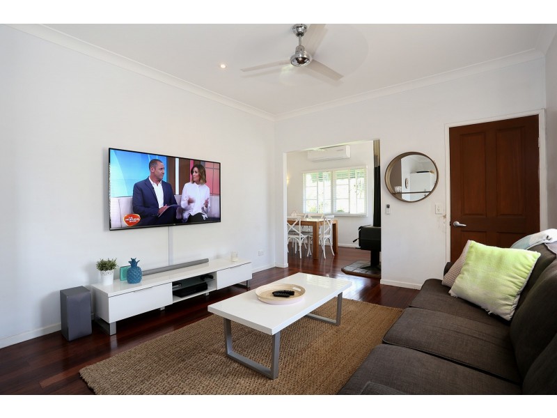 4 Lind Avenue, Southport QLD 4215