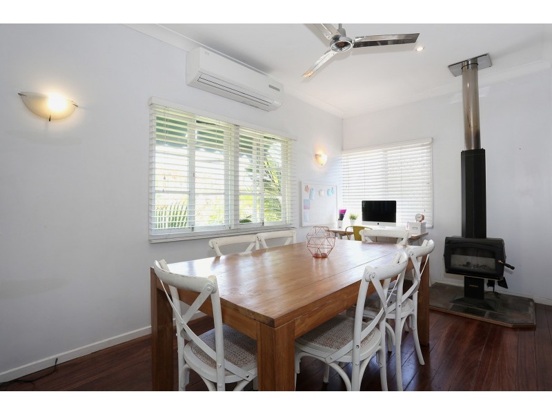4 Lind Avenue, Southport QLD 4215