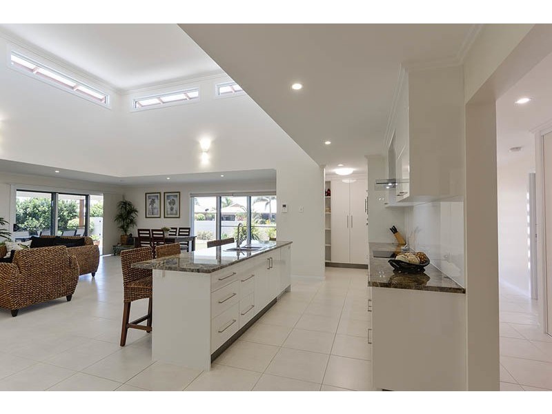 1 Hillcrest Court, Bargara QLD 4670