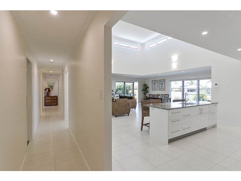 1 Hillcrest Court, Bargara QLD 4670