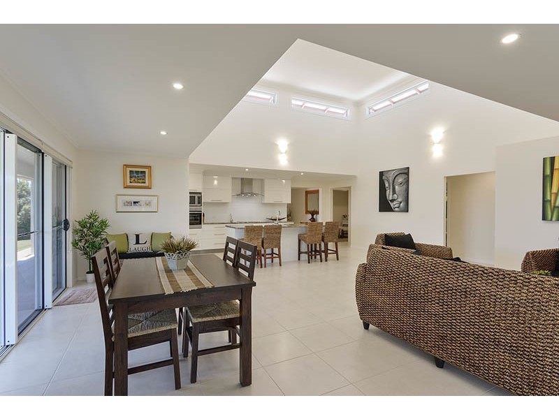 1 Hillcrest Court, Bargara QLD 4670