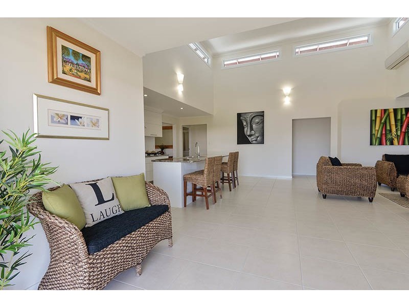 1 Hillcrest Court, Bargara QLD 4670