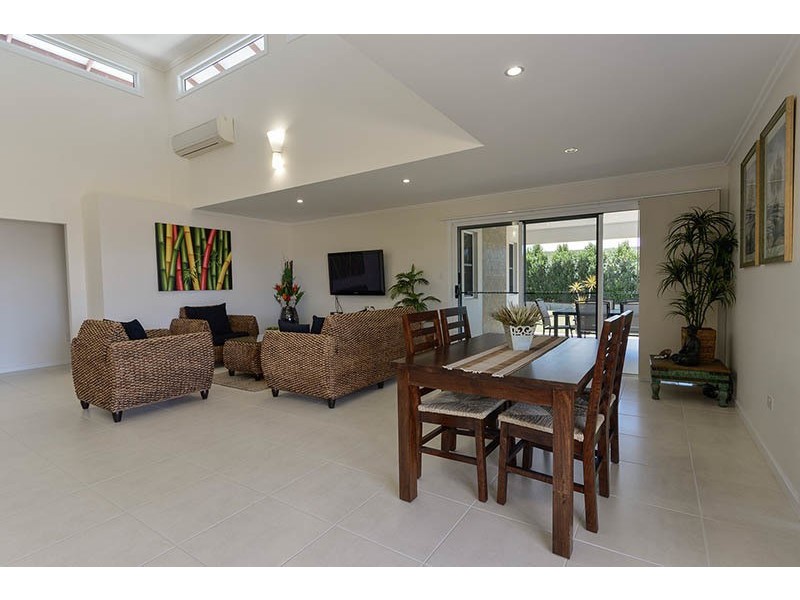 1 Hillcrest Court, Bargara QLD 4670