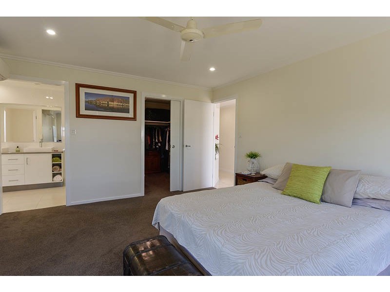 1 Hillcrest Court, Bargara QLD 4670