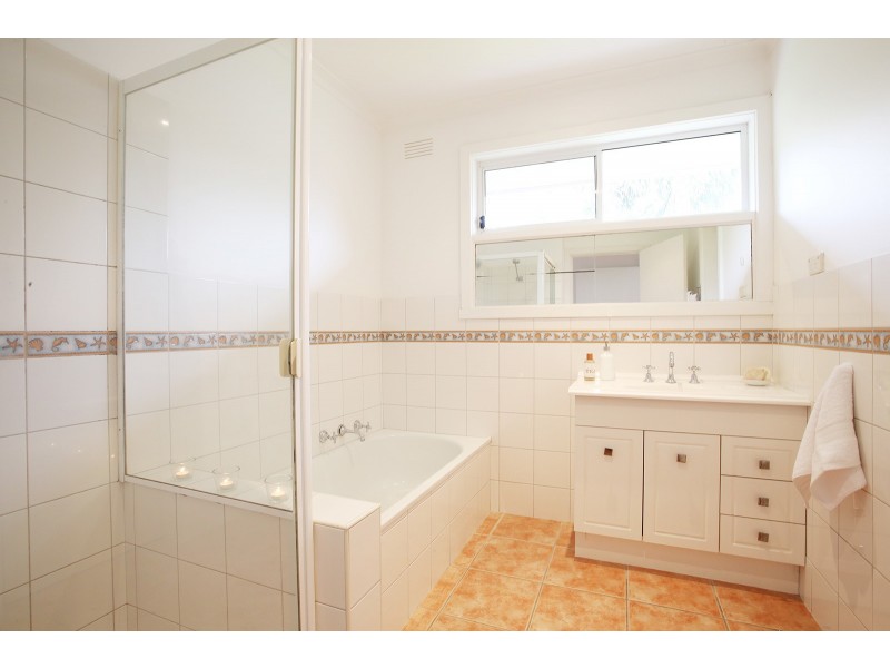 5 Cronin Court, Cheltenham VIC 3192