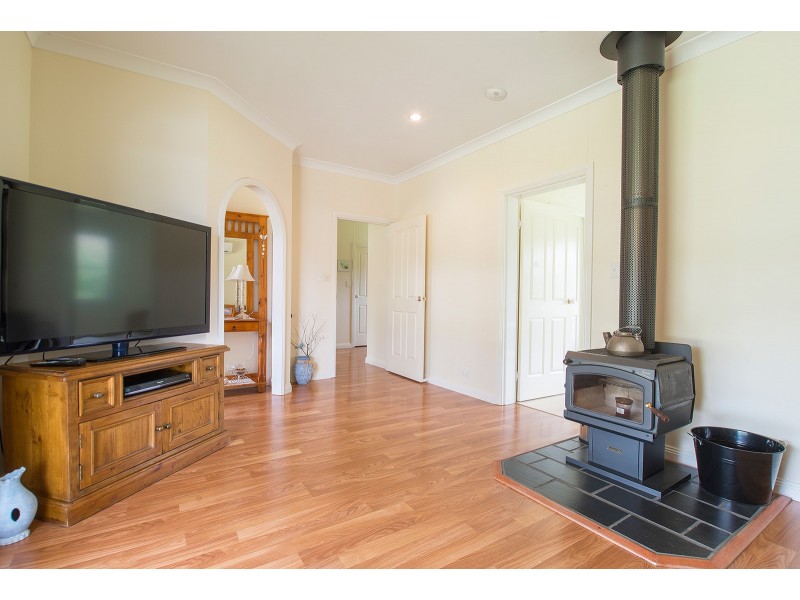 54-56 Frederick Street, Woolomin NSW 2340