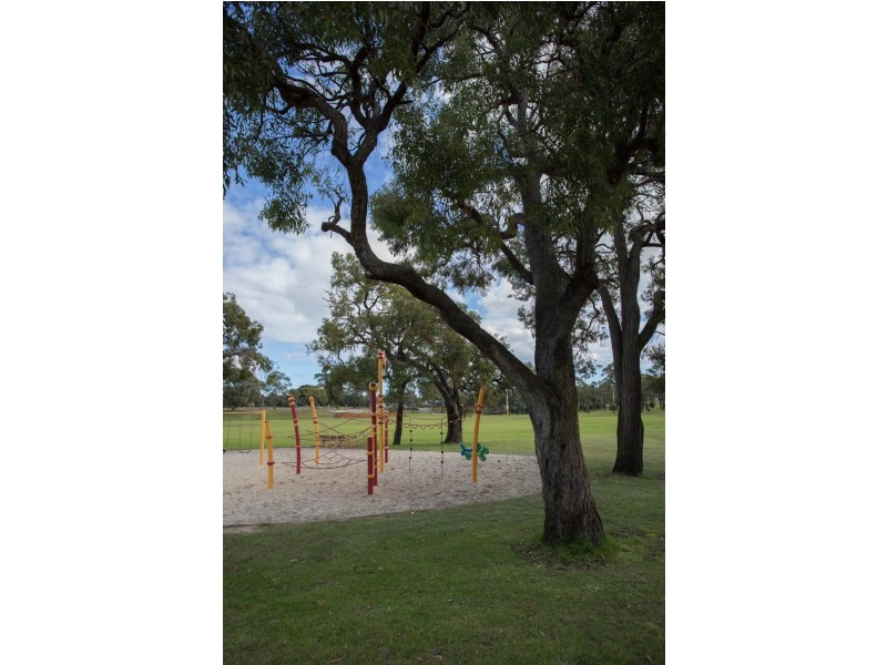 20/4 Canham Way, Orelia WA 6167