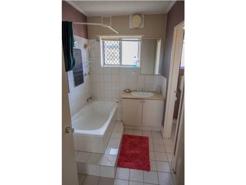 20/4 Canham Way, Orelia WA 6167