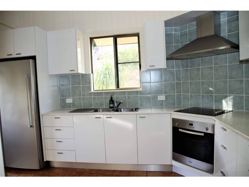 8 Mount Clifton Court, Alligator Creek QLD 4816