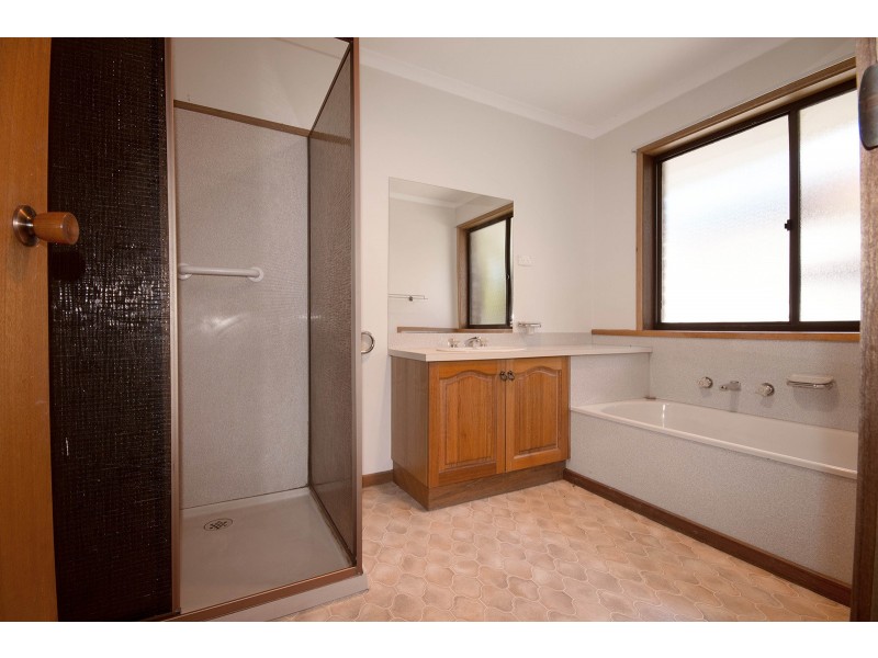 3 Saint James Drive, Yinnar VIC 3869