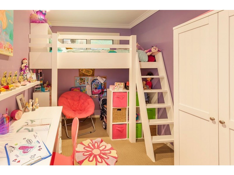 2A Lurnea Crescent, Valentine NSW 2280