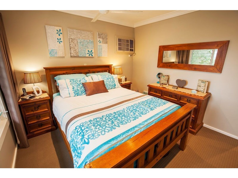 2A Lurnea Crescent, Valentine NSW 2280