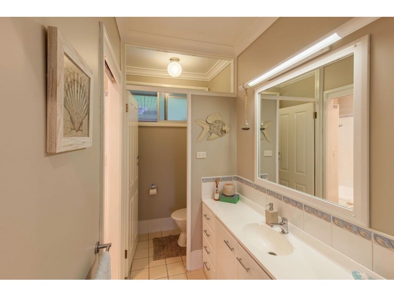 2A Lurnea Crescent, Valentine NSW 2280