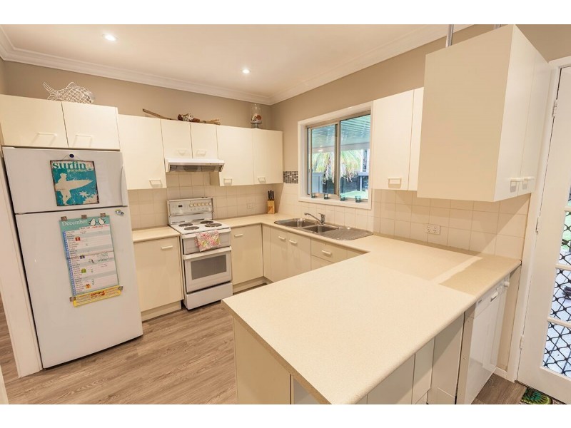 2A Lurnea Crescent, Valentine NSW 2280