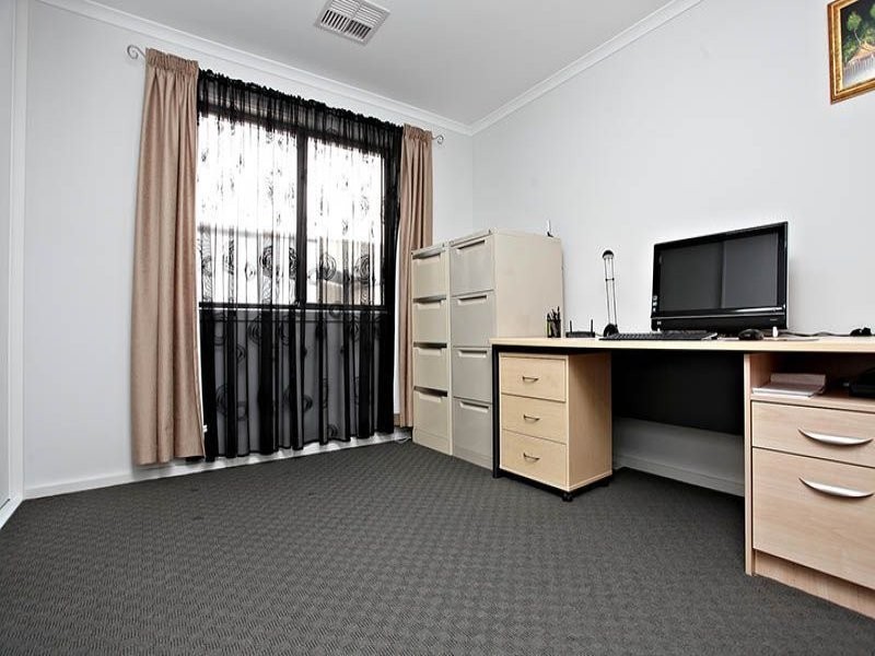 11 Cormorant Court, Middleton SA 5213