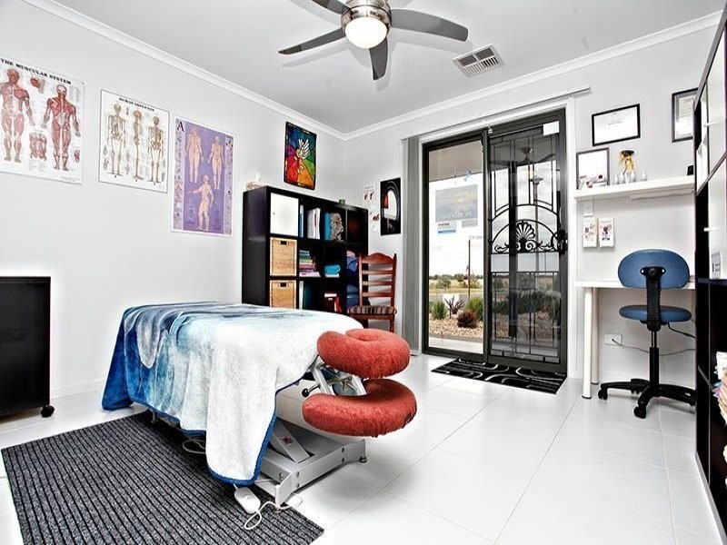 11 Cormorant Court, Middleton SA 5213