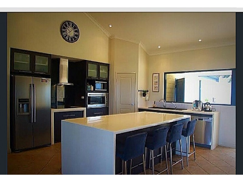 16 Eakins Crescent, Wandina WA 6530