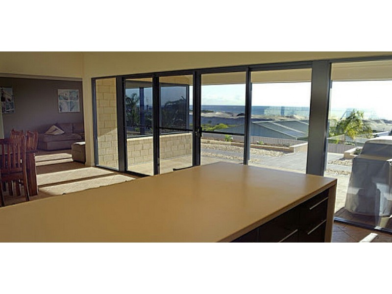 16 Eakins Crescent, Wandina WA 6530