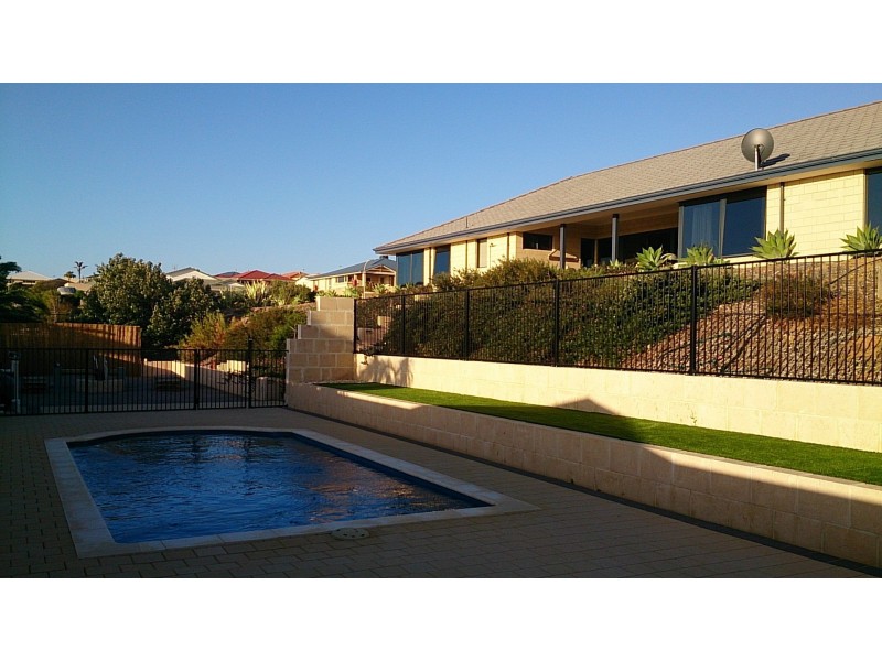 16 Eakins Crescent, Wandina WA 6530