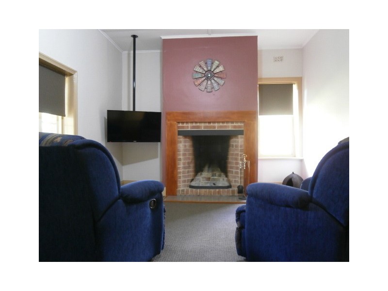 7 Battunga Road, Meadows SA 5201