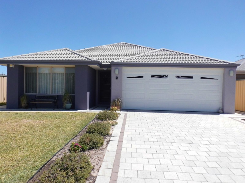7 Finke Bend, Yanchep WA 6035
