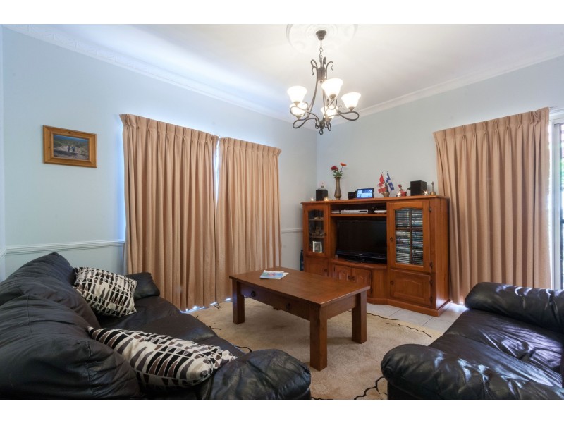 8 Rachele Close, Forest Lake QLD 4078