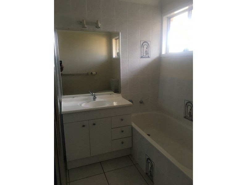 29 Edwards street, Flinders View QLD 4305