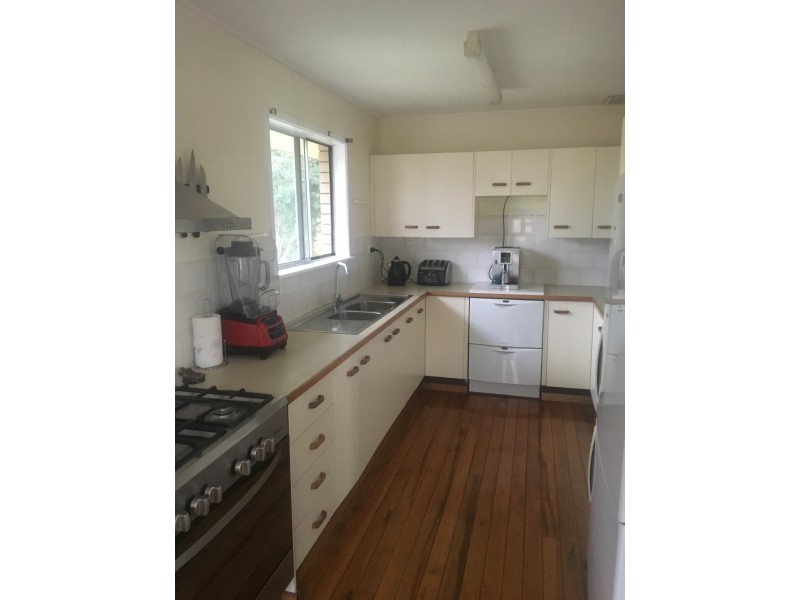 29 Edwards street, Flinders View QLD 4305