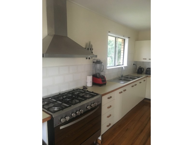 29 Edwards street, Flinders View QLD 4305