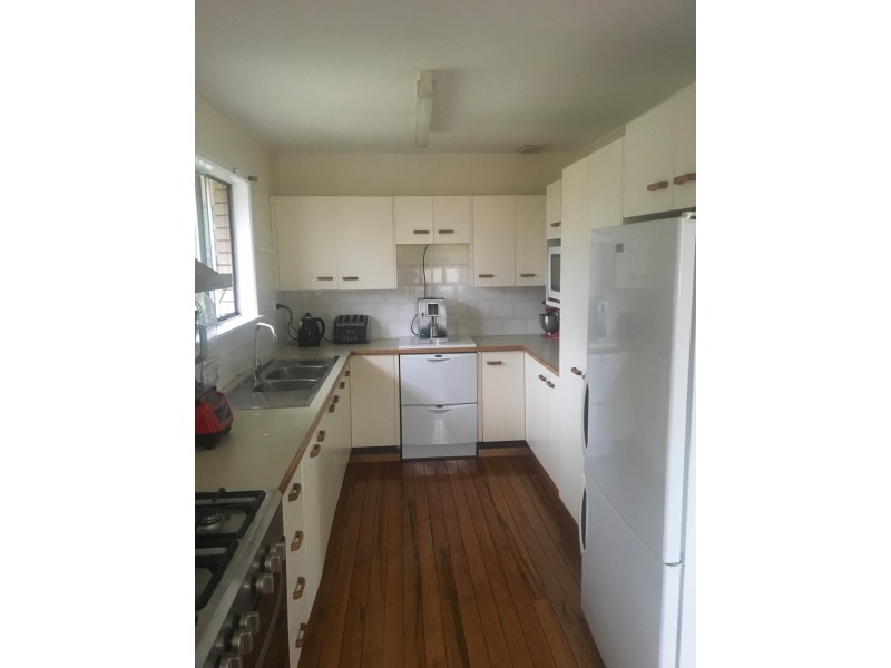 29 Edwards street, Flinders View QLD 4305