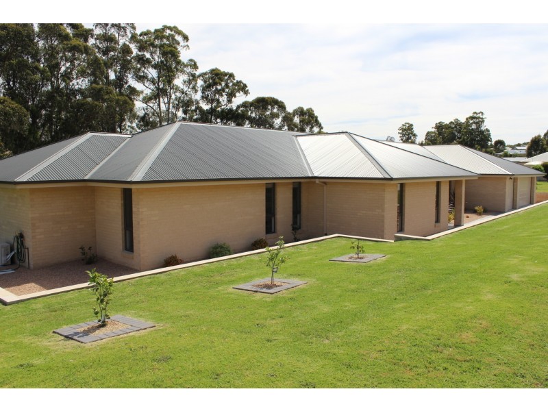 36 O’Donnell Drive, Lakes Entrance VIC 3909
