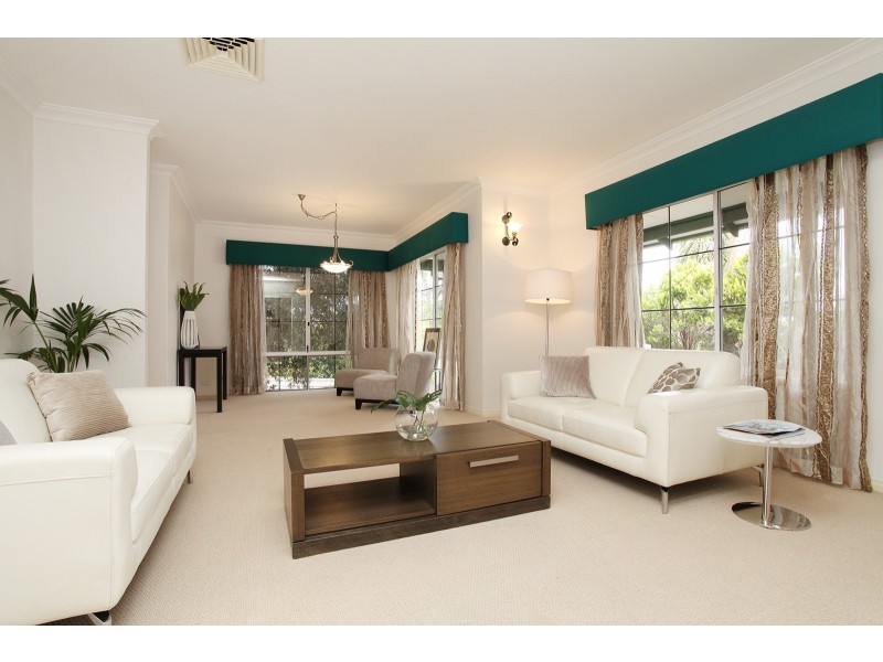 82 Thelma Street, Como WA 6152