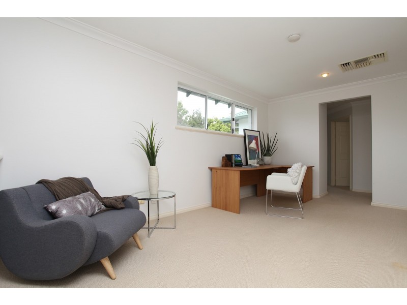 82 Thelma Street, Como WA 6152