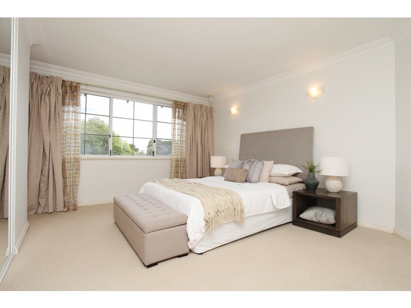 82 Thelma Street, Como WA 6152