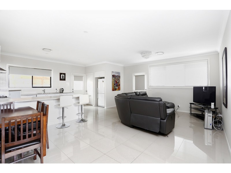 15 Vaucluse Place, Glen Alpine NSW 2560