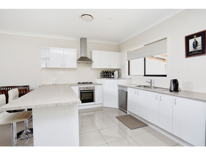 15 Vaucluse Place, Glen Alpine NSW 2560