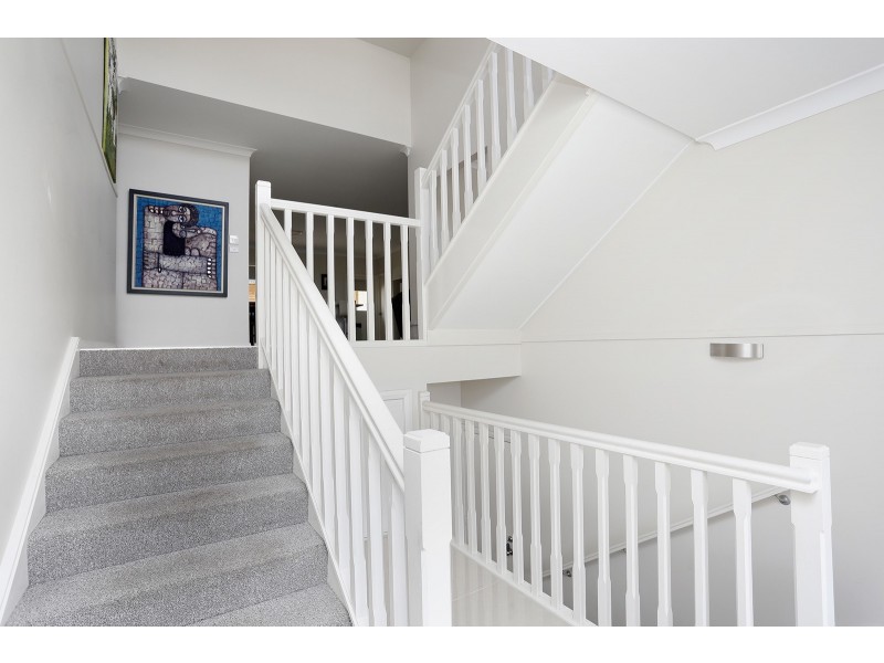 15 Vaucluse Place, Glen Alpine NSW 2560