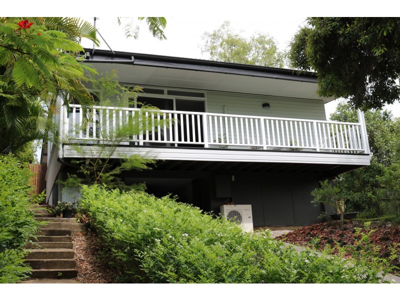 13 Tarbet St, Kenmore QLD 4069