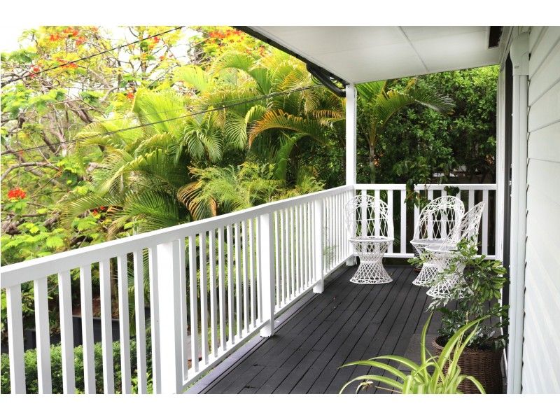 13 Tarbet St, Kenmore QLD 4069