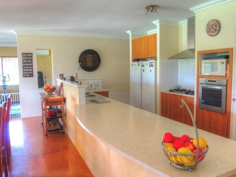 35 Barip Place, Oakford WA 6121