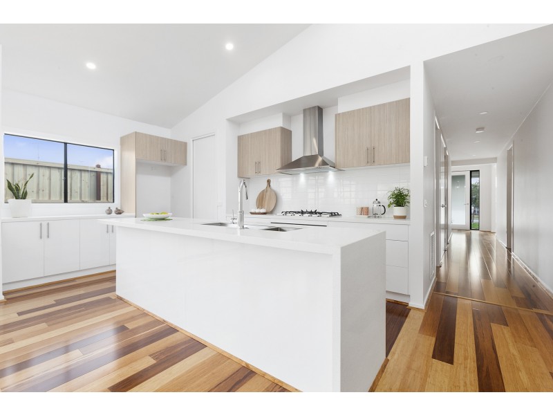 13 Wiyn Ave, Torquay VIC 3228