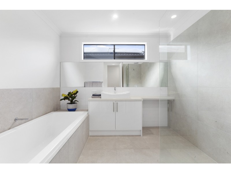 13 Wiyn Ave, Torquay VIC 3228