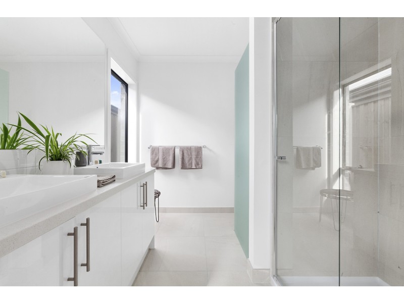 13 Wiyn Ave, Torquay VIC 3228