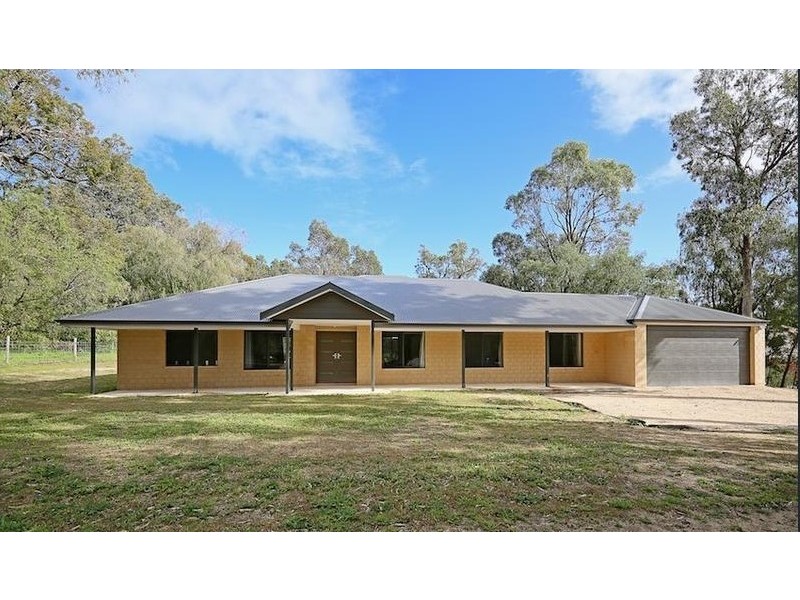 4 Crescent Drive, Bouvard WA 6211